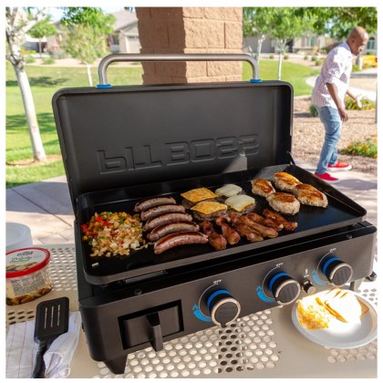Pit Boss Portable Gas Ultimate Plancha:  3 Burner with Cart (30mb, with Manifold kit)